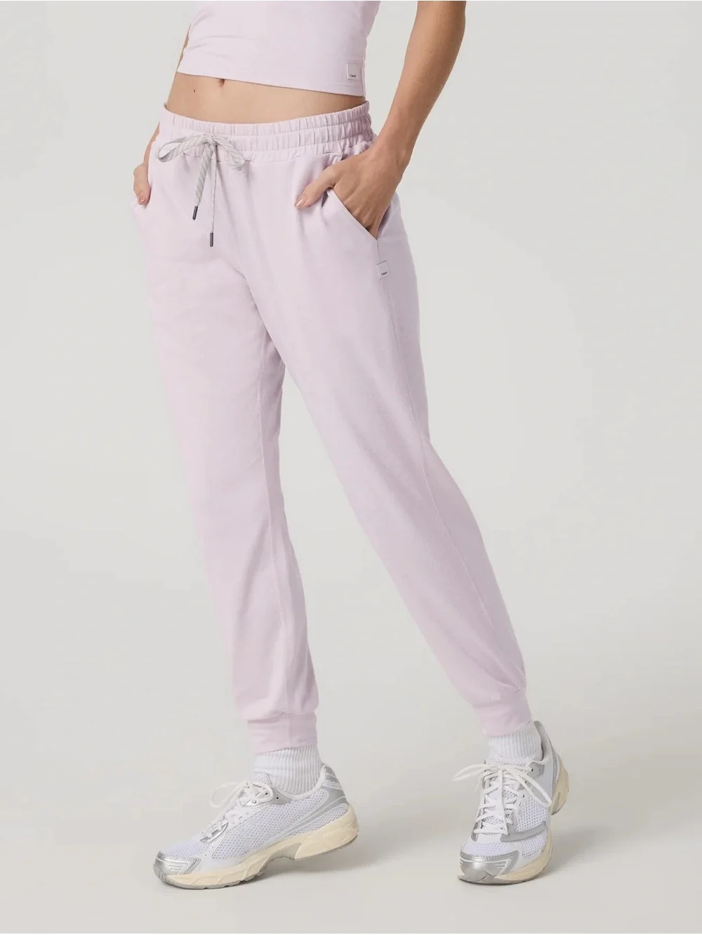 Vuori Performance Jogger in Pale Lavender - Picture 5 of 6